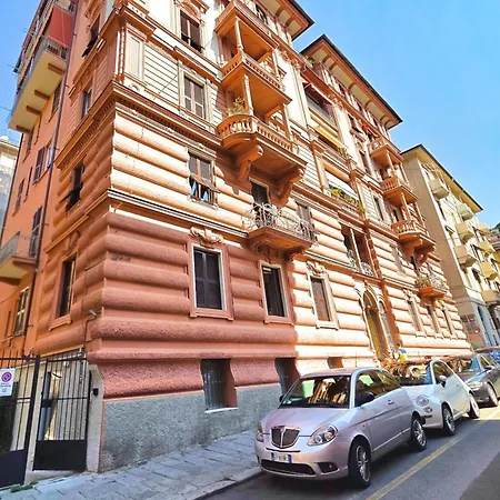 Alojamento de Acomodação e Pequeno-almoço Girò La Spezia